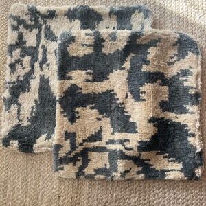 Pottery Barn Reign Ikat Pillow Covers 22x22 Set of 2 Blue White